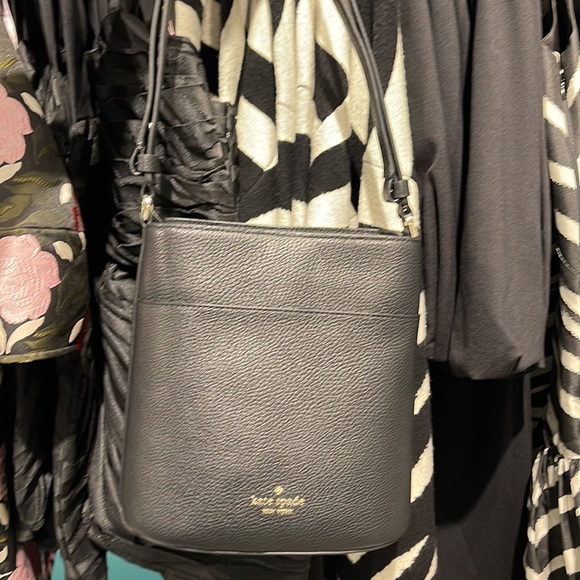 Kate Spade Leila Small Bucket Bag
COLOR:
Black 
NWT - Picture 9 of 16